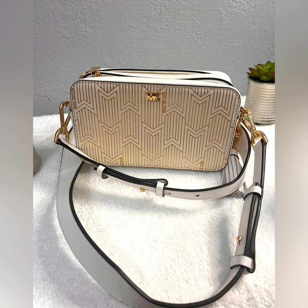 Michael Kors White Crossbody⚪️🤍